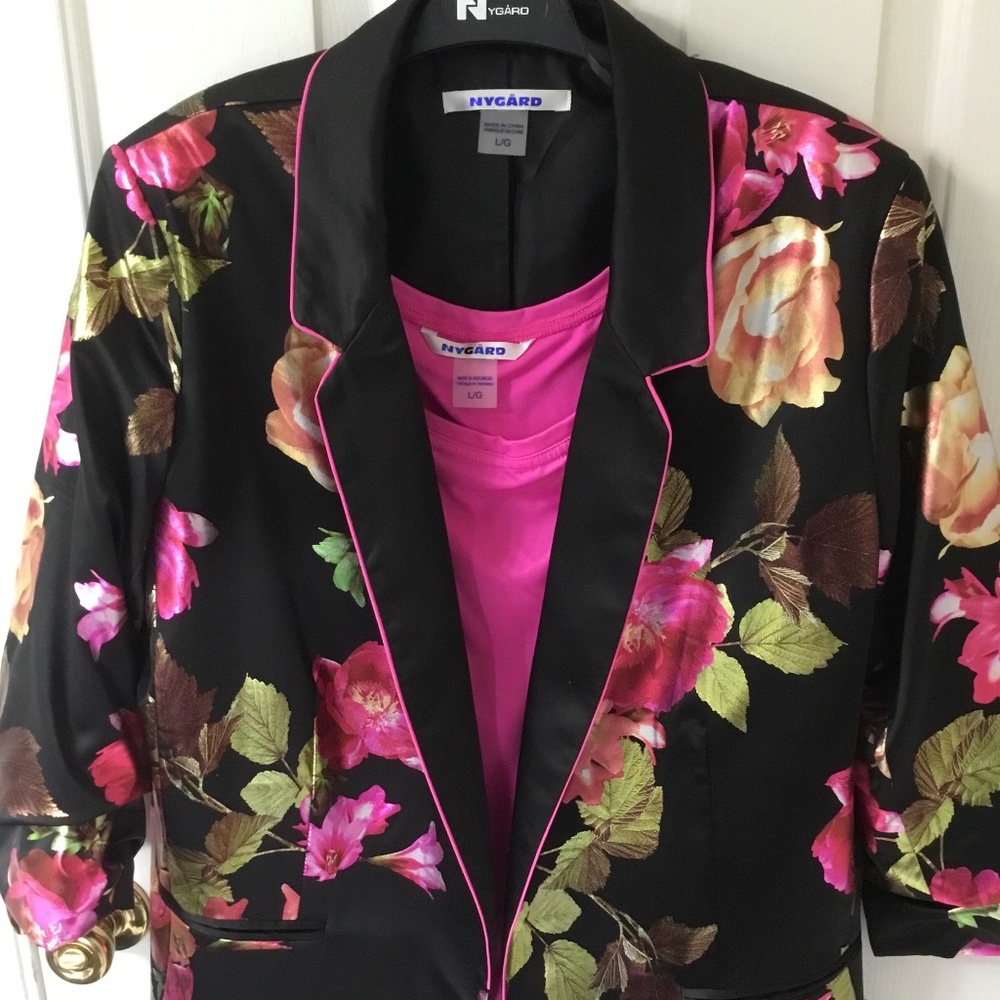 Nygard Floral Satin Blazer and Matching Tank Top, Size Large, Blk&Pink Floral